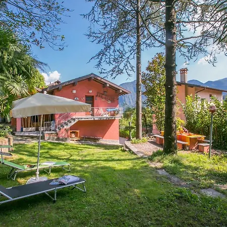 بيت للعطل Sleeps 7 *