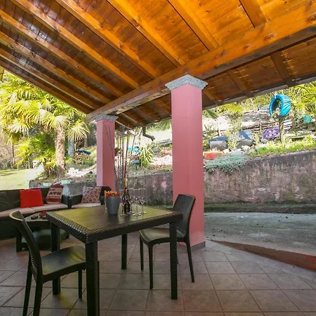 Sleeps 7 بيت للعطل ميزّيجرا