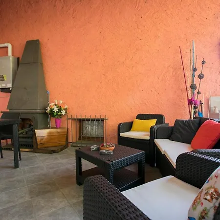 Sleeps 7 بيت للعطل ميزّيجرا