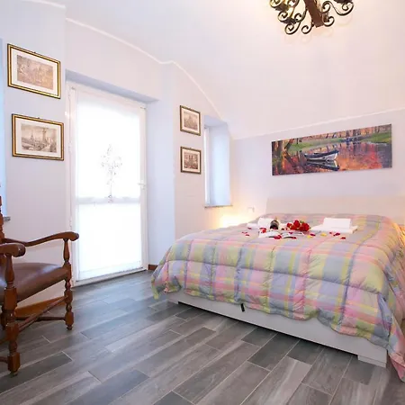 Sleeps 7 ميزّيجرا