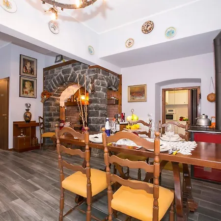 بيت للعطل Sleeps 7 *