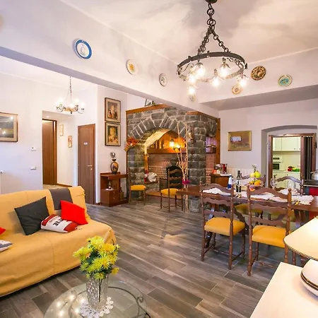 Sleeps 7 بيت للعطل *